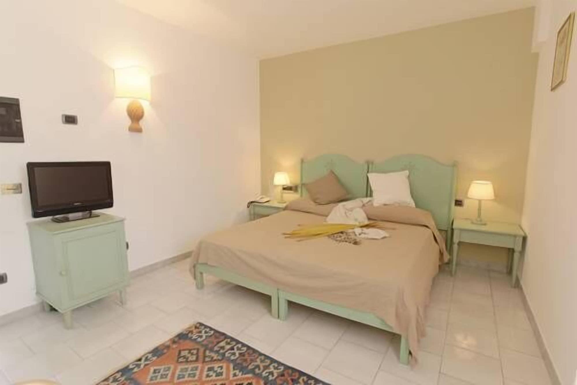 Hotel Puntamajata Реалмонте Екстериор снимка