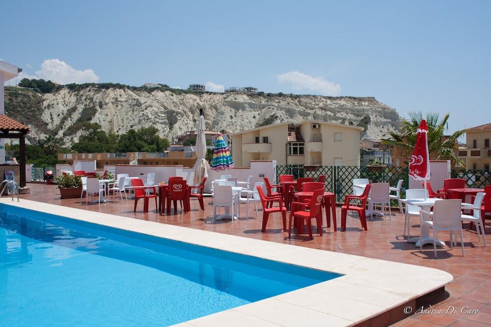 Hotel Puntamajata Реалмонте Екстериор снимка