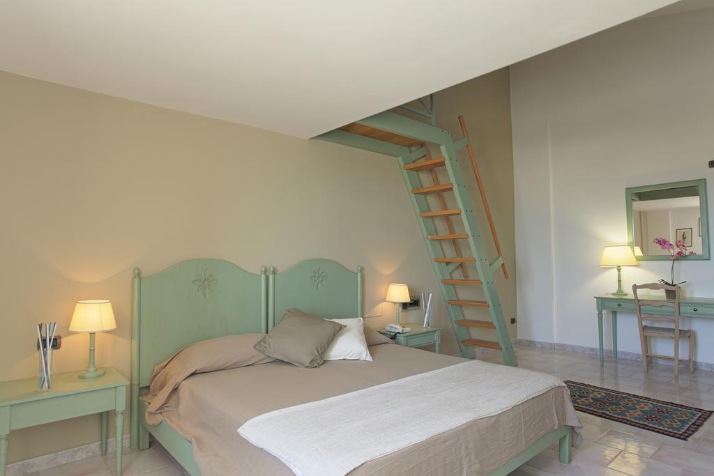 Hotel Puntamajata Реалмонте Стая снимка